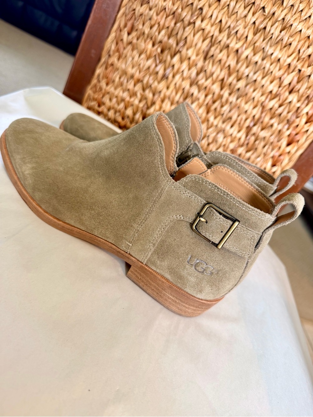 UGG Kelsea Suede Ankle Booties Buckle Antilope Taupe Women’s Size 9.5